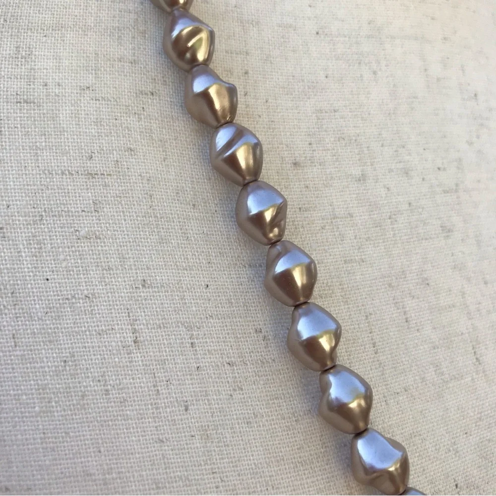 Chico's Beaded Statement Necklace Neutral Single Strand Faux Pearls Classic - Picture 4 of 9